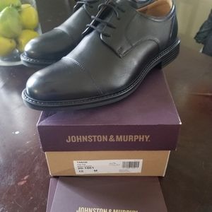 Black dress shoes